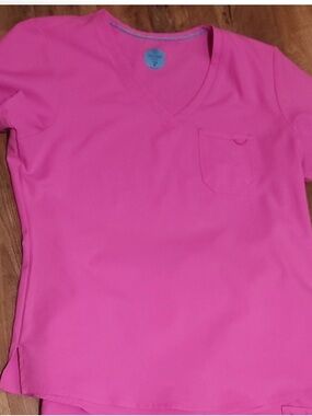 V-Neck Short Sleeve Pocket Tee in Hot Pink by Zavate Color Orchid